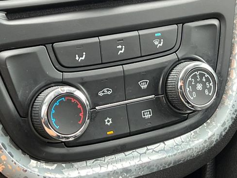 Used 2016 Buick Encore AWD image 21