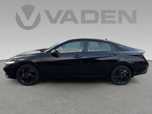 New 2026 Hyundai Elantra Sport image 7