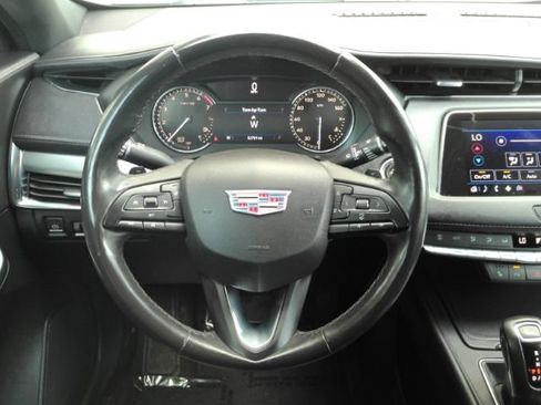 Used 2019 Cadillac XT4 Premium Luxury w/ Cold Weather Package FWD image 31