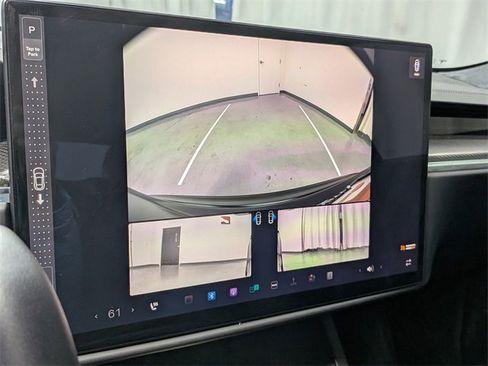 Used 2021 Tesla Model S Plaid image 13