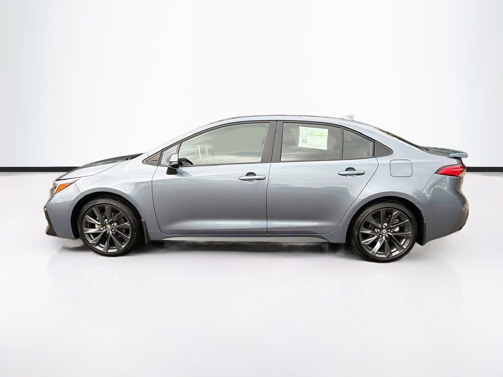 Used 2026 Toyota Corolla SE w/ SE Package FWD image 8