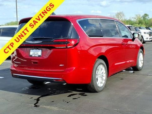 New 2026 Chrysler Pacifica Select AWD/4WD image 18