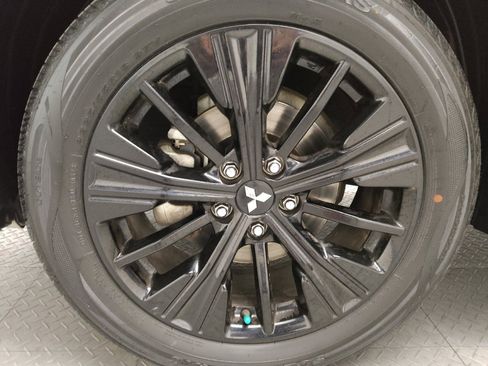 Used 2019 Mitsubishi Eclipse Cross AWD image 31