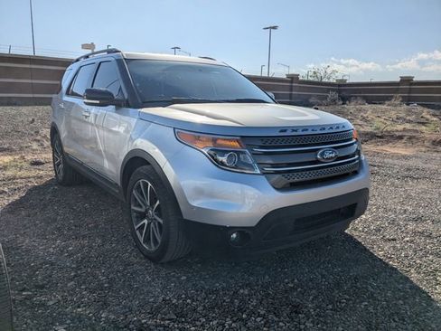 Used 2015 Ford Explorer XLT w/ Equipment Group 202A image 3