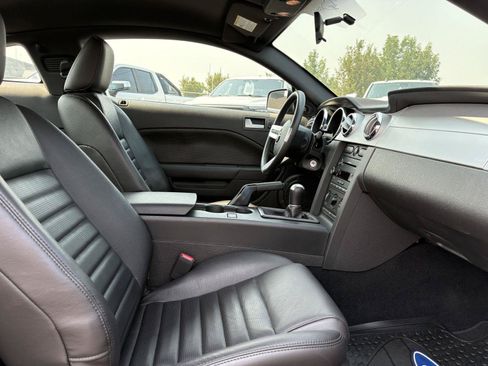 Used 2009 Ford Mustang GT RWD image 20