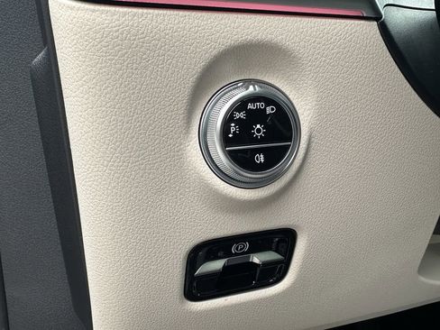 Certified 2025 Mercedes-Benz C 300 Sedan image 35