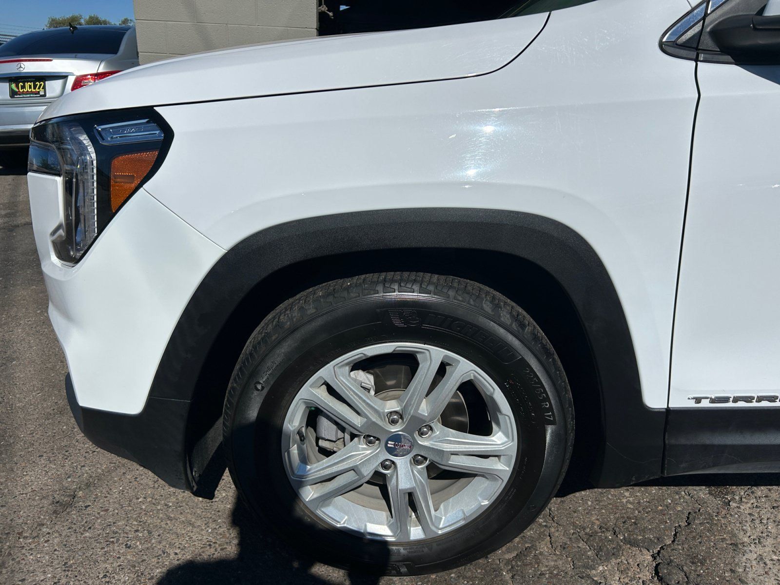 Used 2024 GMC Terrain SLE FWD image 11