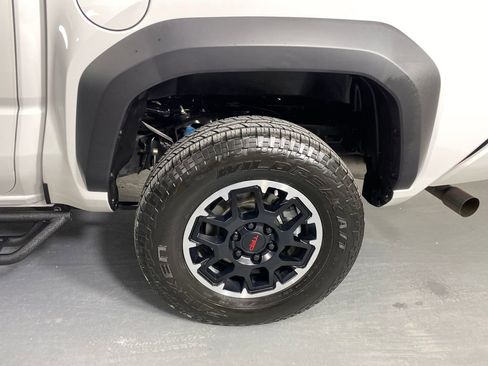 Used 2024 Toyota Tacoma TRD Off-Road w/ TRD Off Road Upgrade Package image 29