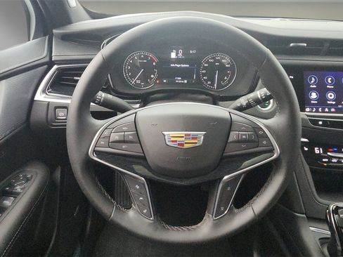 Used 2025 Cadillac XT5 Premium Luxury image 10