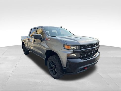 Used 2021 Chevrolet Silverado 1500 Custom Trail Boss w/ Safety Confidence Package AWD/4WD image 3