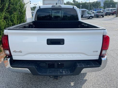 Used 2023 Toyota Tacoma SR5 AWD/4WD image 5