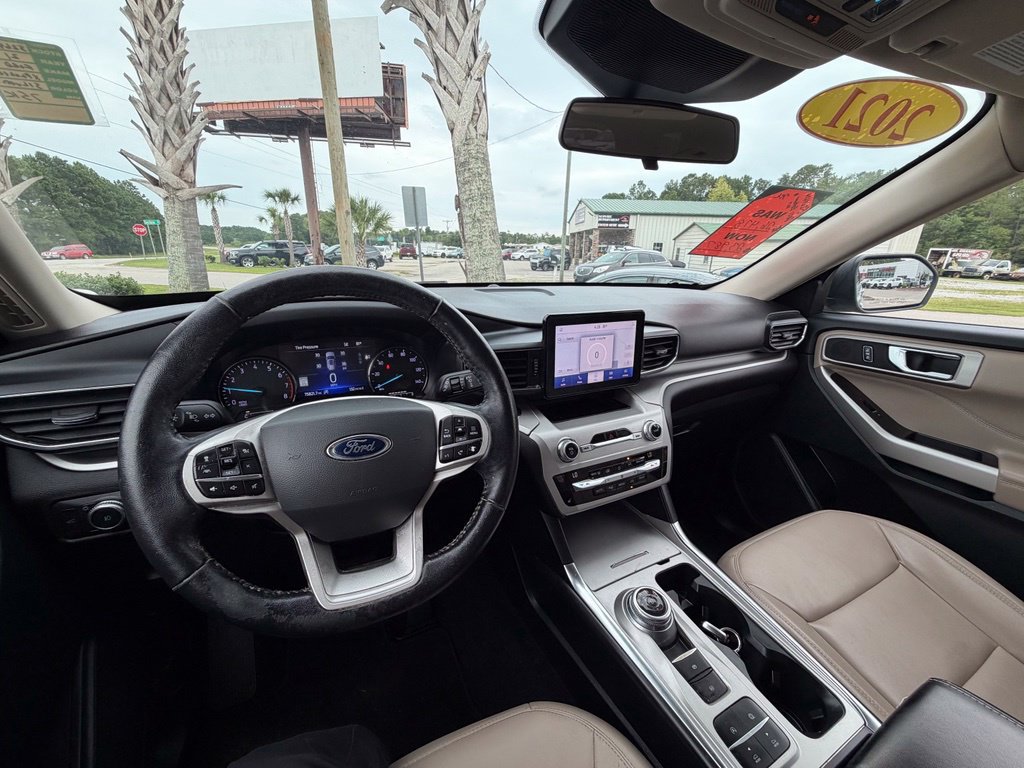 Used 2021 Ford Explorer XLT w/ Equipment Group 202A RWD image 18