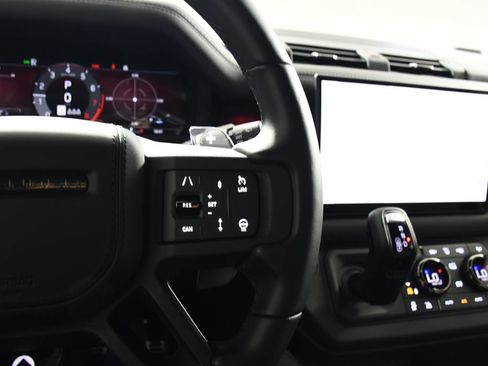 Used 2025 Land Rover Defender 110 AWD/4WD image 30