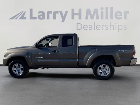 Used 2012 Toyota Tacoma 4x4 Access Cab V6 image 2