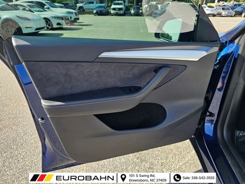 Used 2024 Tesla Model Y Performance AWD/4WD image 13