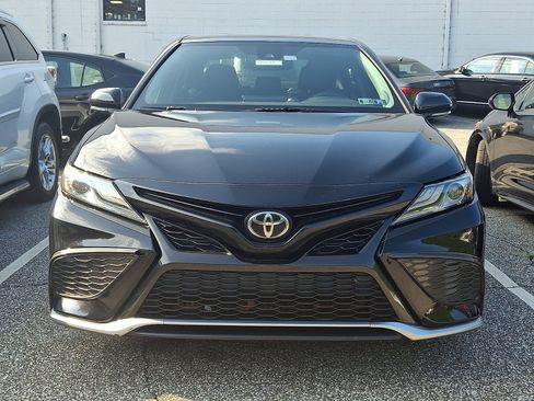 Used 2021 Toyota Camry XSE w/ Navigation Package FWD image 2