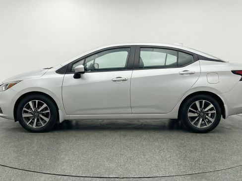 Used 2025 Nissan Versa SV FWD image 5