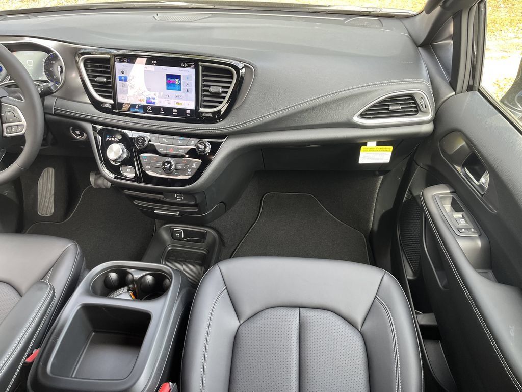 New 2026 Chrysler Pacifica Select FWD image 15