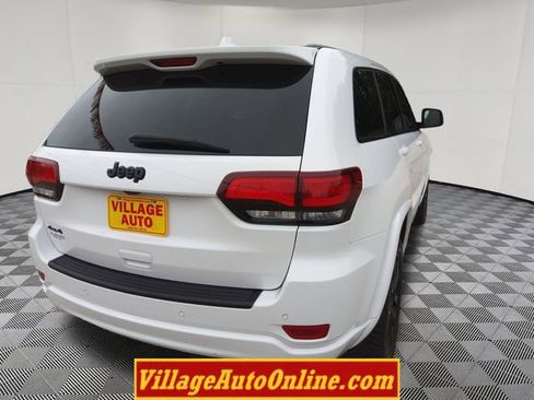 Used 2020 Jeep Grand Cherokee Altitude image 13