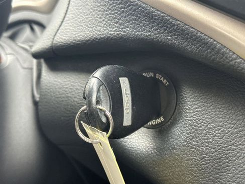 Used 2014 Jeep Cherokee Latitude w/ Cold Weather Group image 30