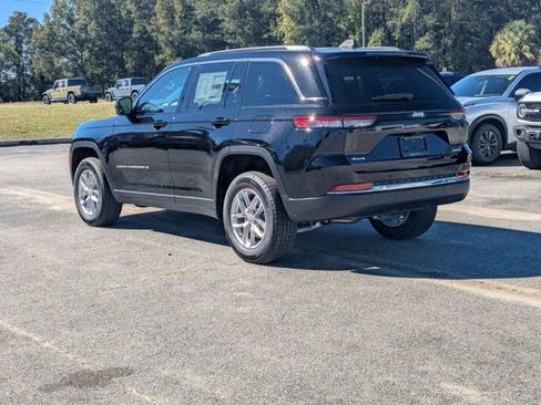 New 2025 Jeep Grand Cherokee Laredo RWD image 6
