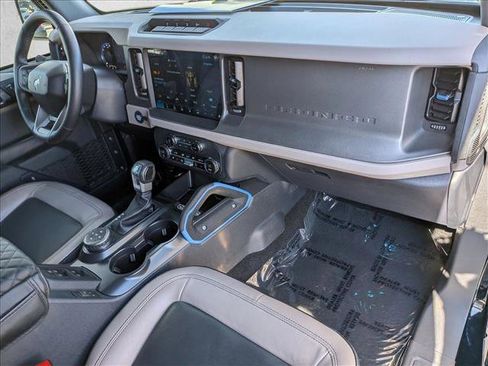 Used 2024 Ford Bronco Wildtrak image 23