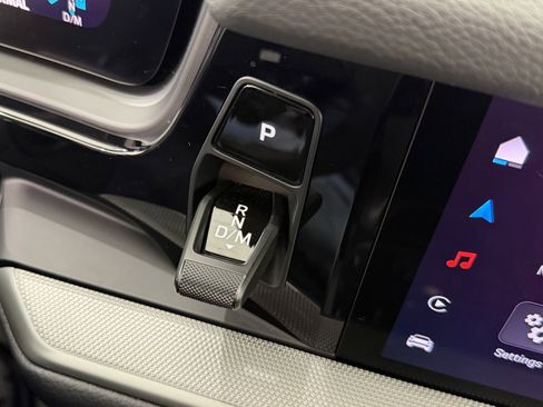 Certified 2025 Porsche Cayenne image 36