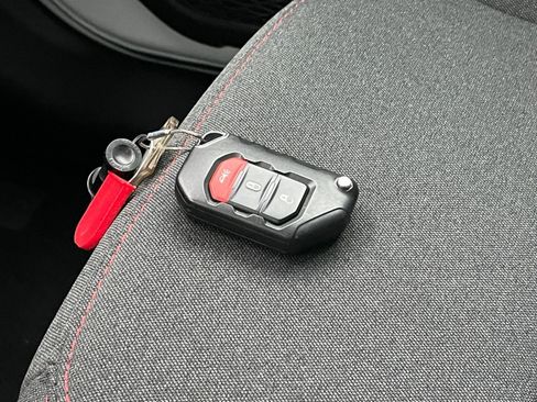 Used 2025 Jeep Wrangler Unlimited Rubicon image 22