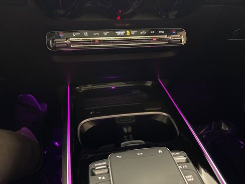 Used 2023 Mercedes-Benz GLB 250 4MATIC image 23