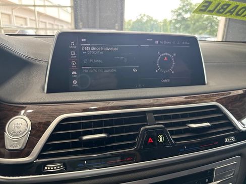 Used 2022 BMW 750i xDrive w/ M Sport Package AWD/4WD image 22