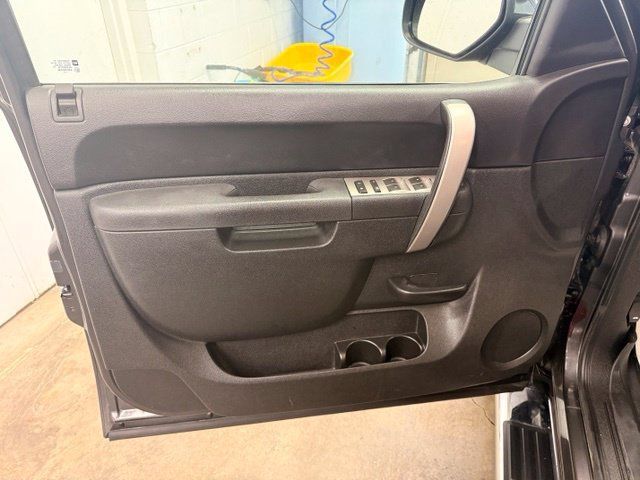 Used 2010 GMC Sierra 1500 SLE w/ Power Pack Plus AWD/4WD image 9