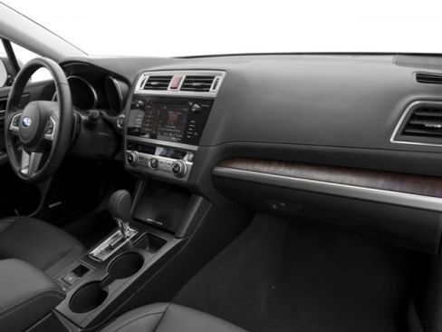 Used 2017 Subaru Outback 3.6R Limited image 18