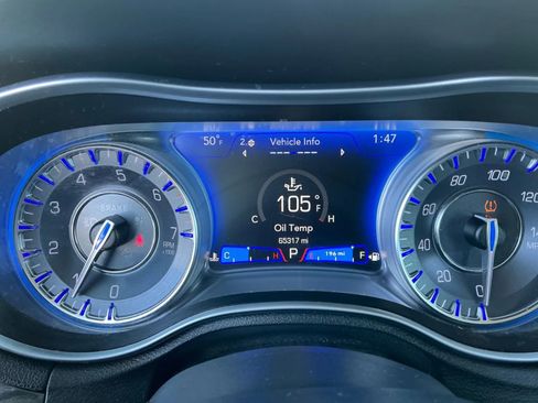 Used 2022 Chrysler 300 Touring w/ Sport Appearance Package image 23