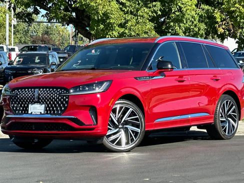 Certified 2025 Lincoln Aviator Black Label image 1