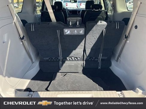 Used 2019 Chrysler Pacifica Touring-L image 10
