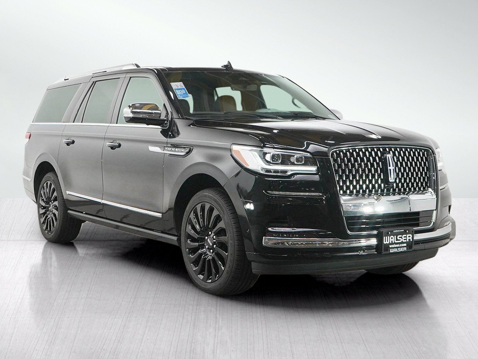 Used 2024 Lincoln Navigator L Black Label AWD/4WD image 8