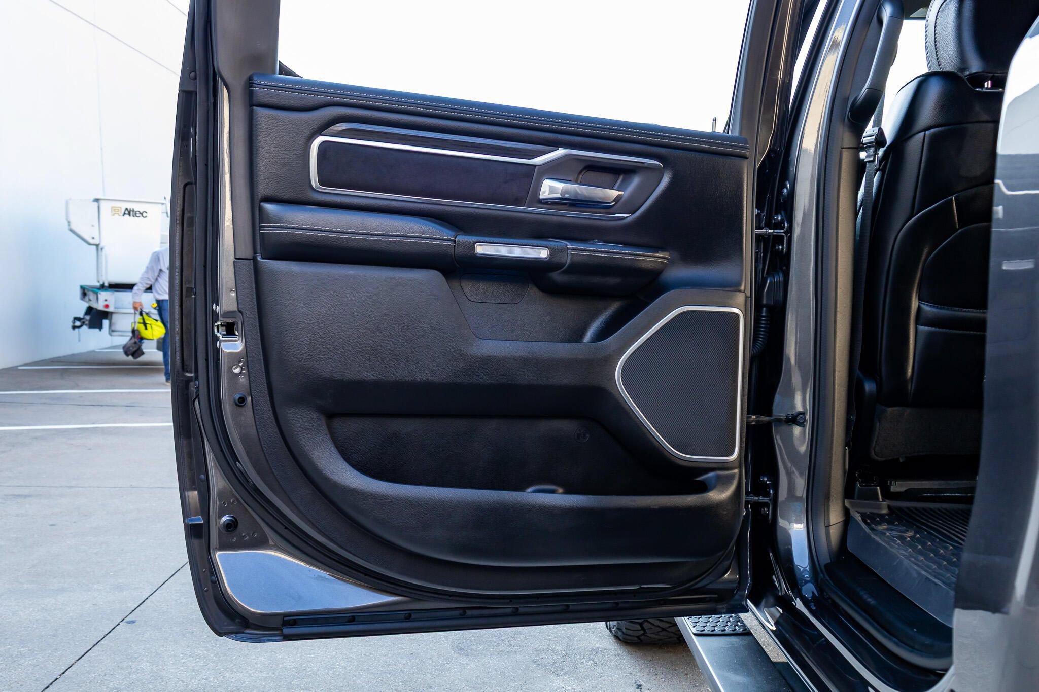 Used 2023 RAM 1500 Laramie AWD/4WD image 45
