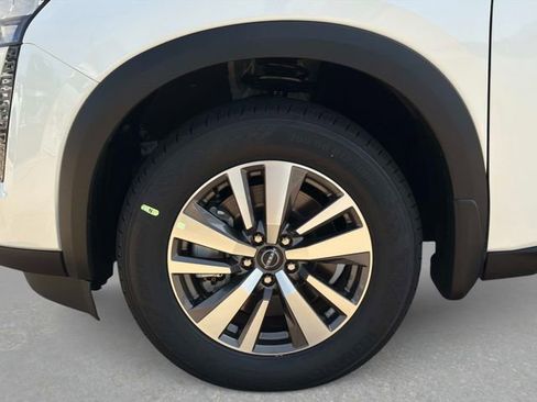 New 2026 Nissan Pathfinder SL AWD/4WD image 11