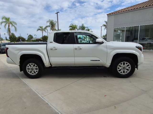 Used 2024 Toyota Tacoma SR5 AWD/4WD image 4