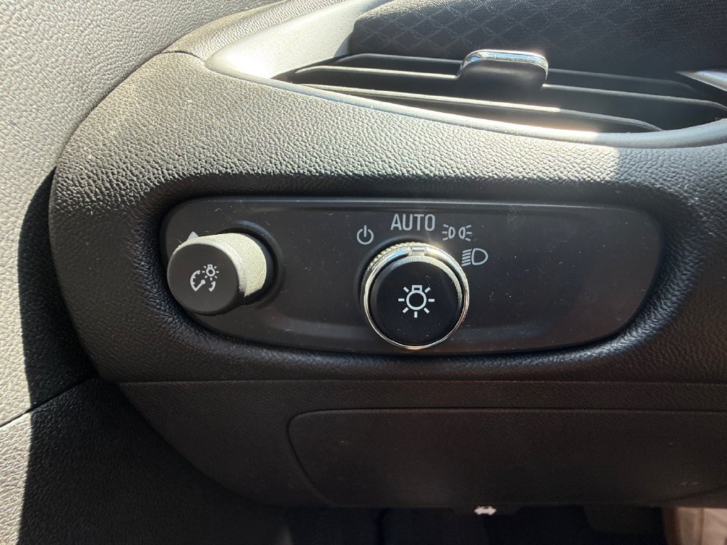 Used 2023 Chevrolet Malibu LT w/ LPO, Floor Liner Package FWD image 17