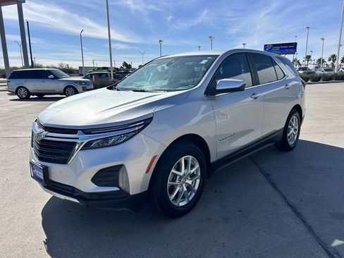 Used 2022 Chevrolet Equinox LT image 3
