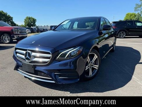 Used 2019 Mercedes-Benz E 300 4MATIC image 1