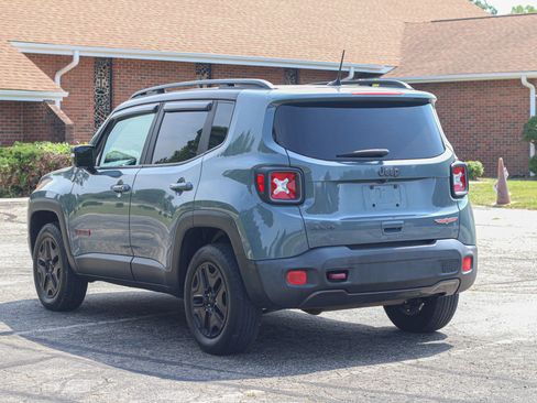 Used 2018 Jeep Renegade Trailhawk AWD/4WD image 4