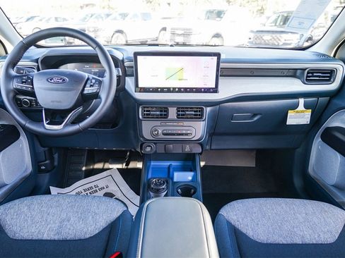 Used 2025 Ford Maverick XLT w/ XLT Luxury Package image 14