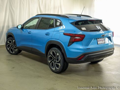 New 2026 Chevrolet Trax RS w/ Driver Confidence Package image 8