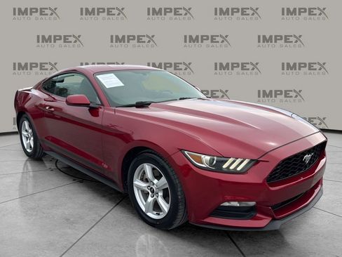 Used 2015 Ford Mustang Coupe image 7