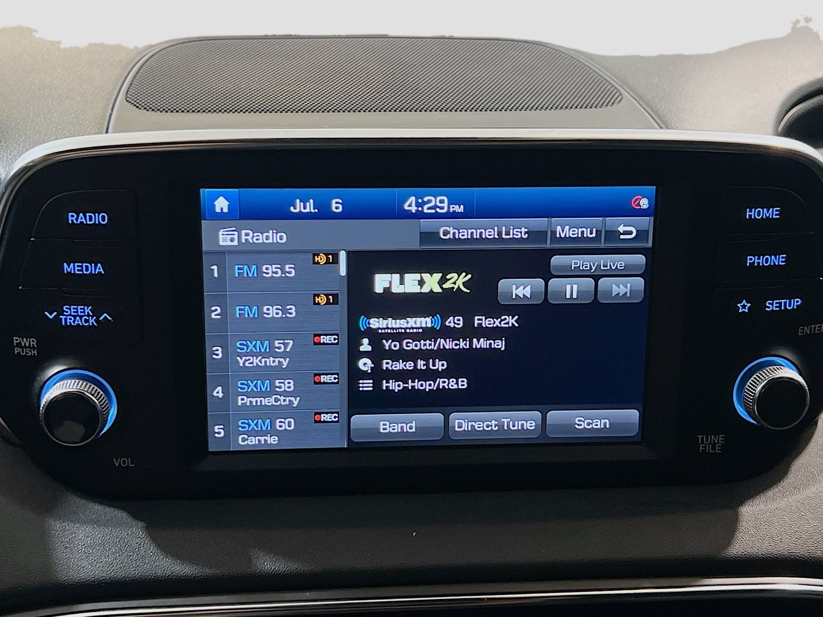 Used 2020 Hyundai Santa Fe SEL FWD image 10