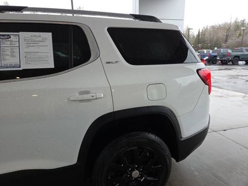 Used 2023 GMC Acadia SLT image 37