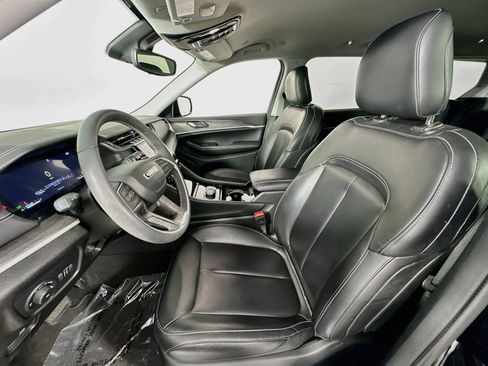 Used 2023 Jeep Grand Cherokee L Limited RWD image 21