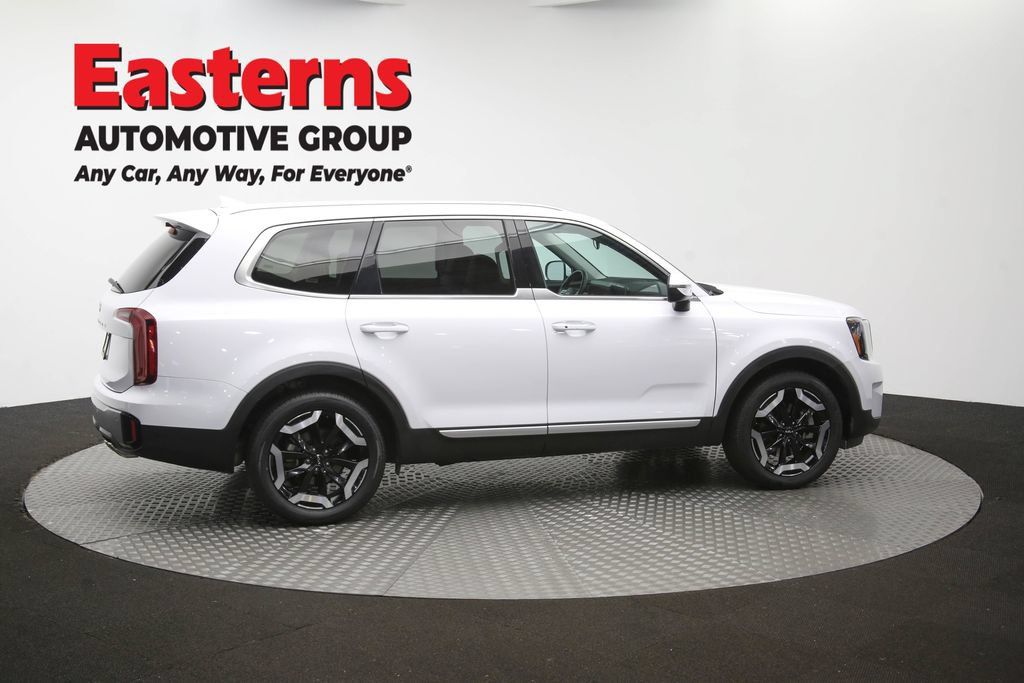 Used 2025 Kia Telluride S FWD image 46
